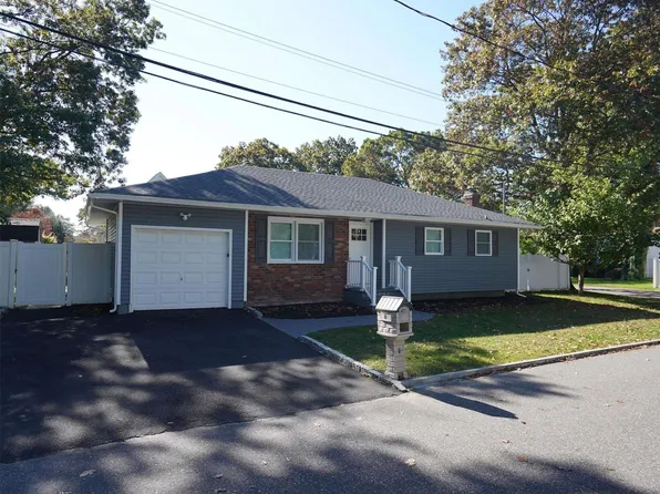 6 Charles Avenue, Holbrook, NY 11741