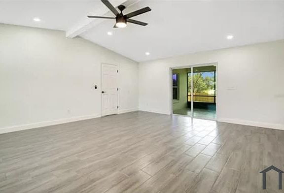 5th image of 1917 Alameda Dr