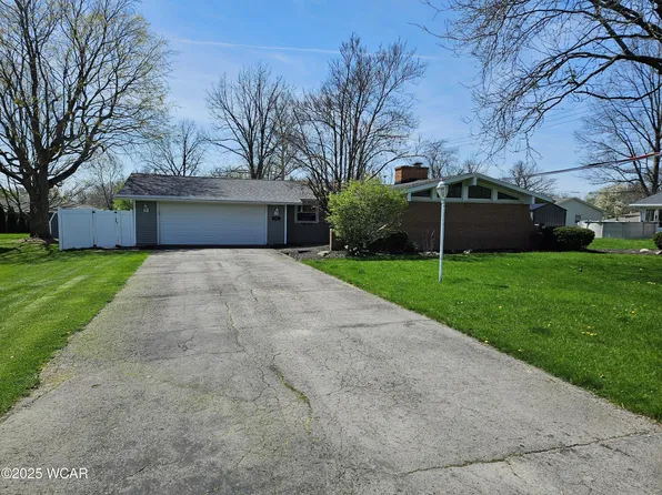 845 N Circle Dr, Wapakoneta, OH 45895