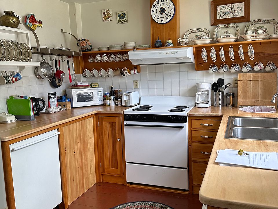 The Kitchen as you enter the Apartment. The fridge/freezer is to the left and then the door to the Dining Room.