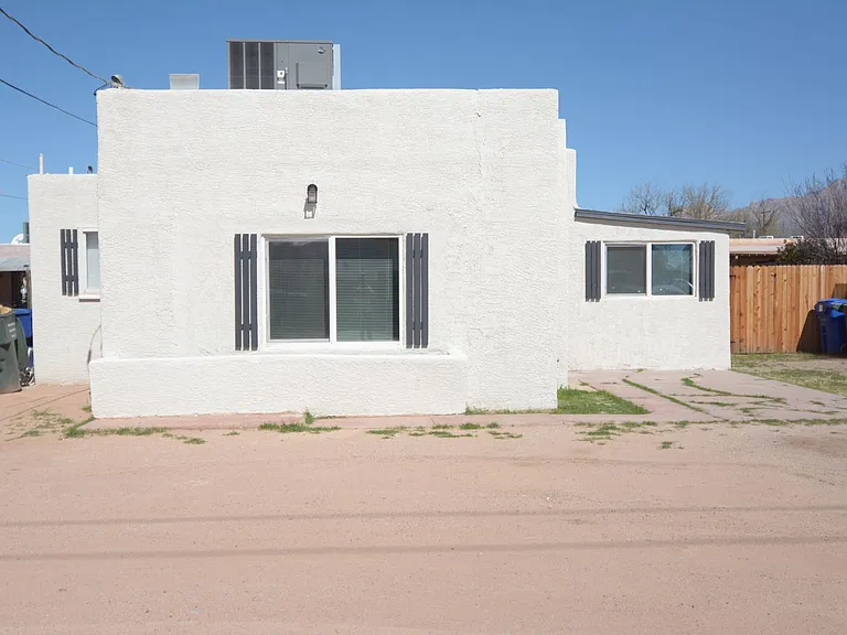 835 E Graybill Dr — Photo 2