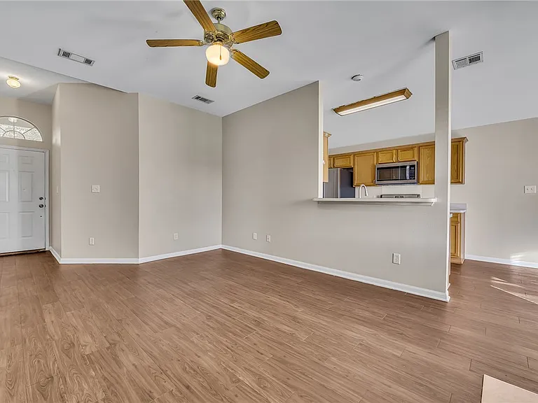 3715 Westfield Dr — Photo 3