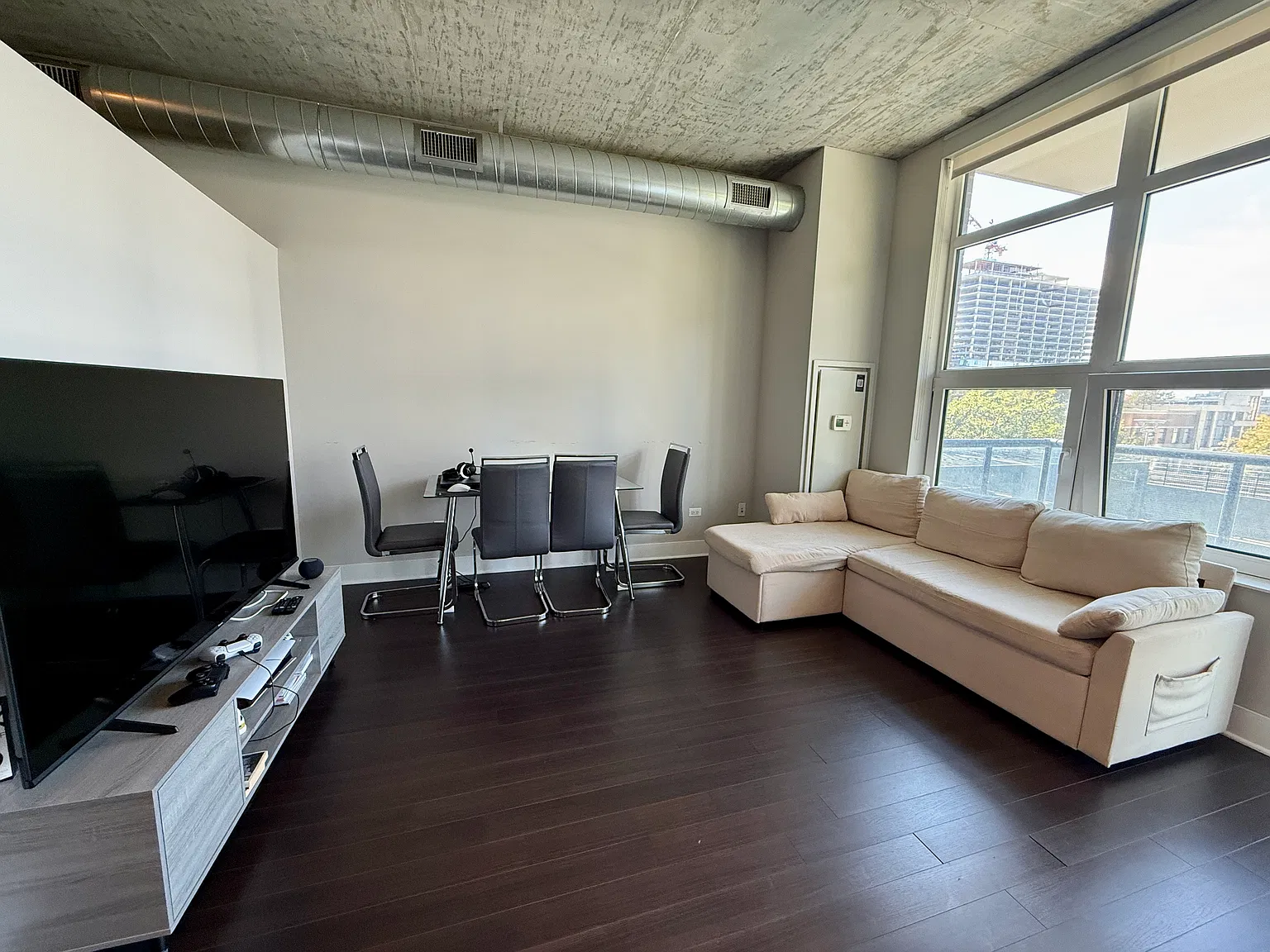 1 bed, 522 sqft, $2,365 — Photo 4