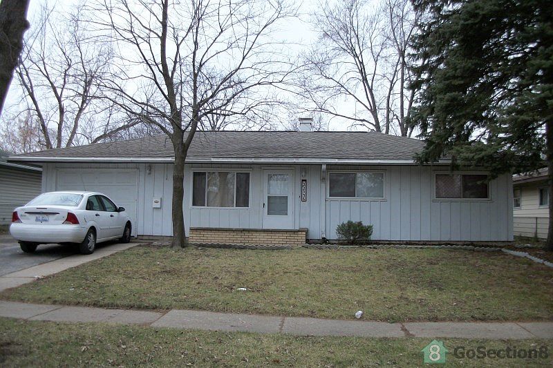 1st image of 22336 Clyde Ave