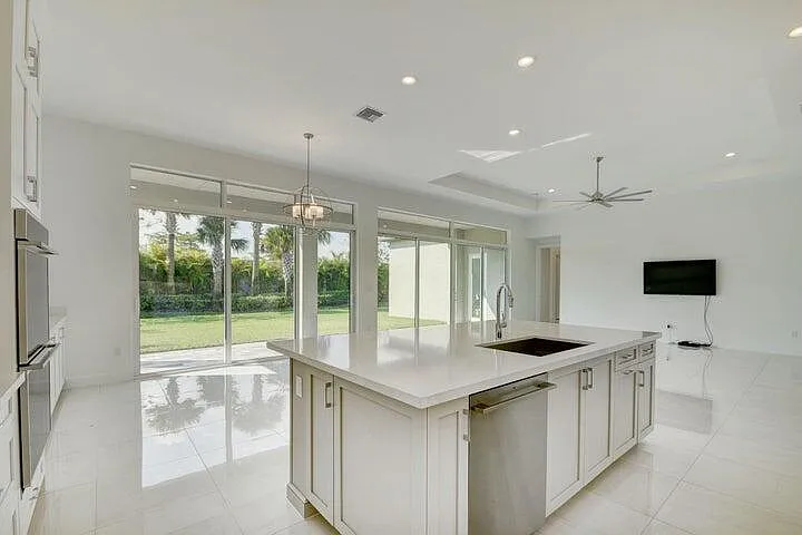 12832 Veneto Springs Dr — Photo 8