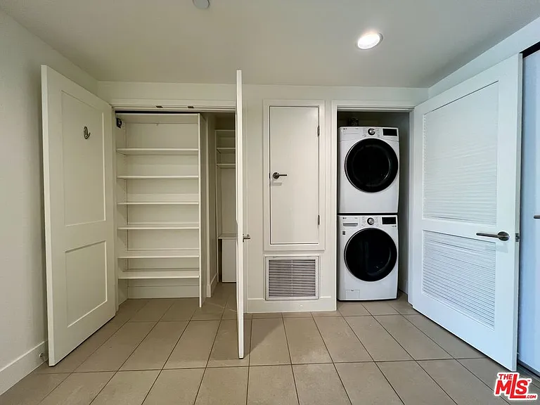 11715 W Bellagio Rd #204 — Photo 16