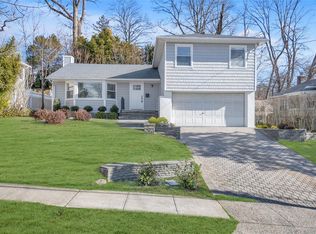 3 Tulip Ln, Port Washington, NY 11050