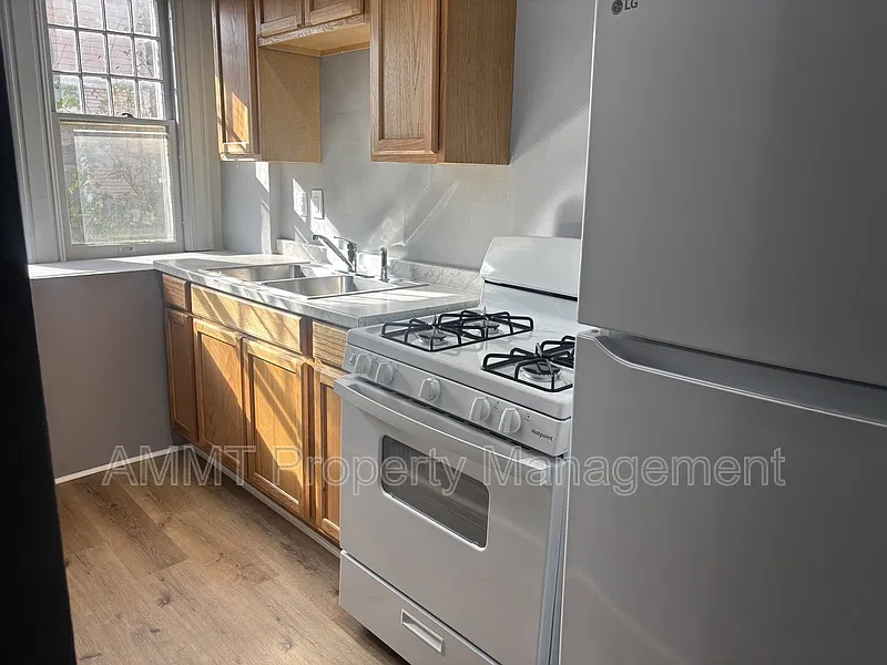 1534 3rd Ave SE — Photo 4
