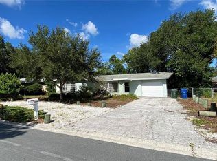 809 19th St SW, Largo, FL 33770