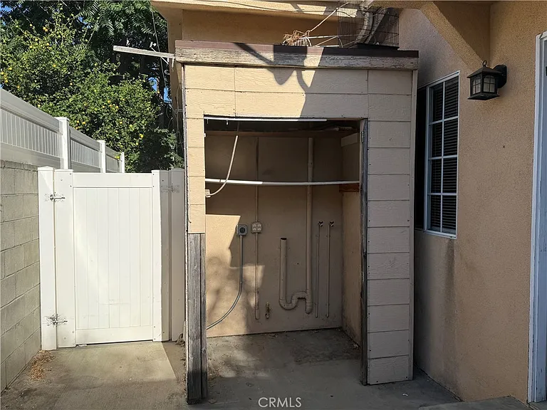 7051 Lindley Ave — Photo 10
