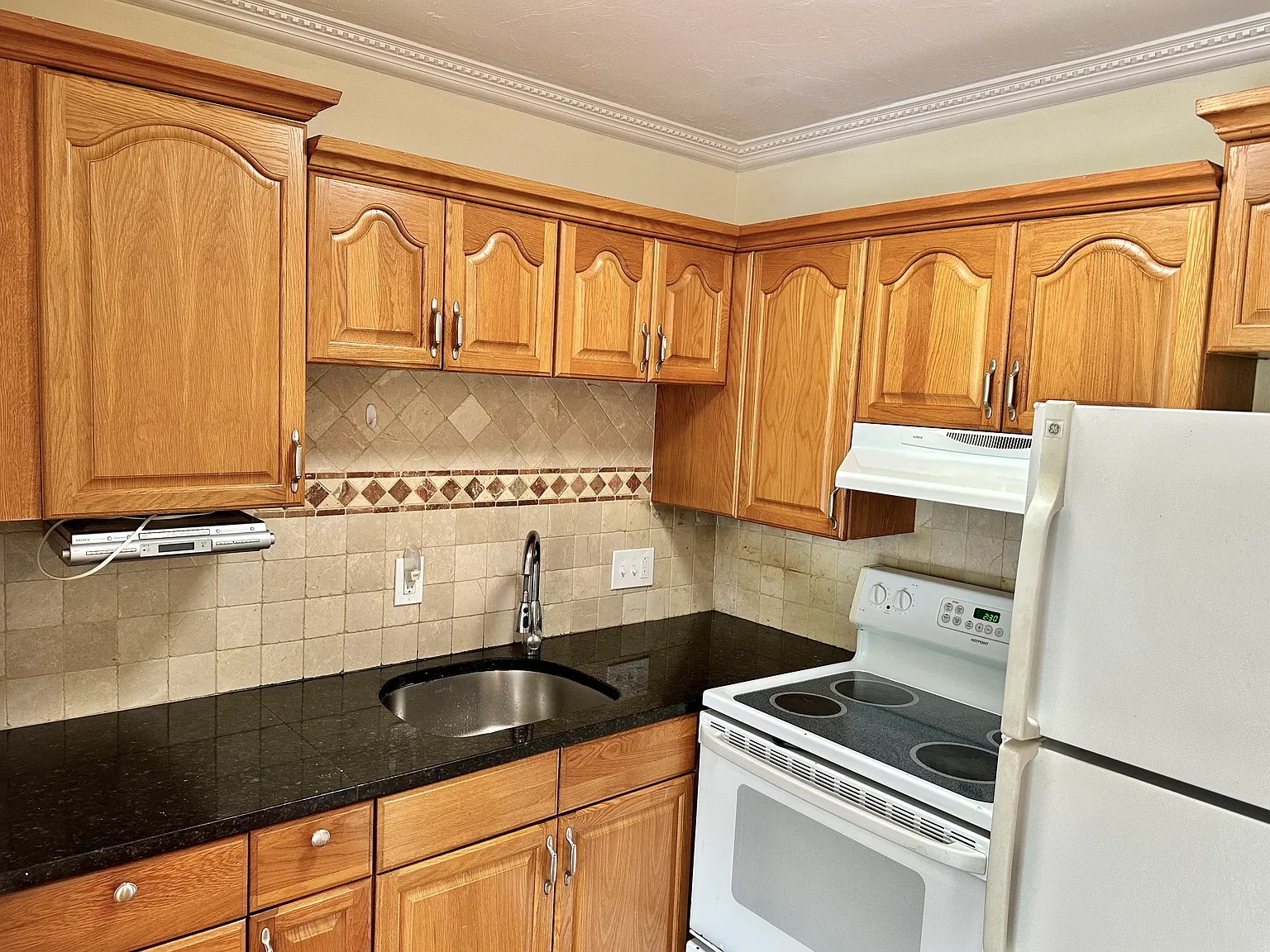 1 bed, 600 sqft, $1,990 — Photo 1