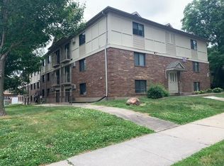 806 E College St APT 18, Iowa City, IA 52240