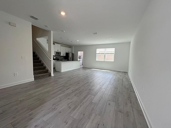 5th image of 3091 Villa Way Cir