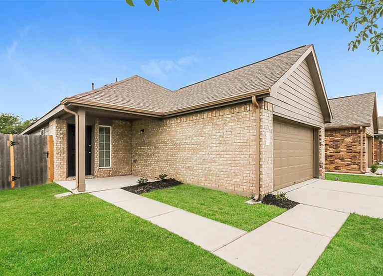 6303 Austinville Dr — Photo 3