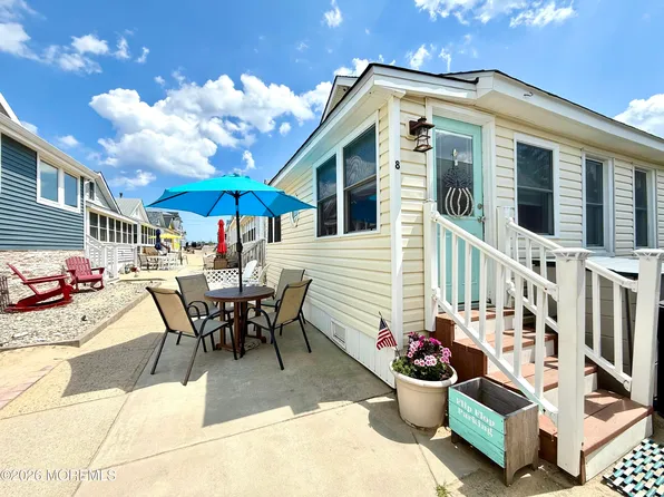 8 Brunswick Place, Point Pleasant Beach, NJ 08742