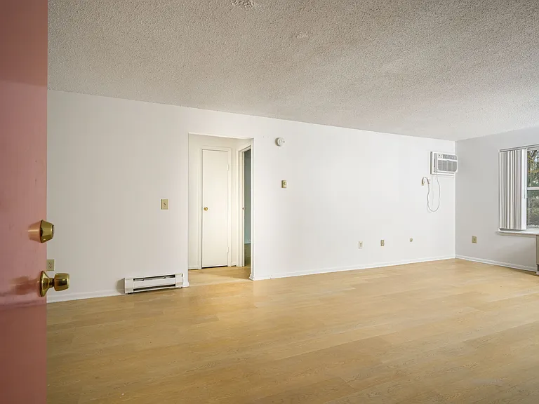 Hudson Terrace Apartments — Photo 5