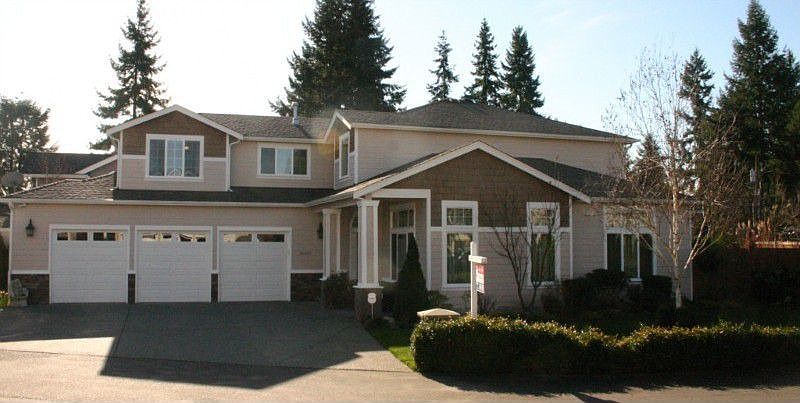 Welcome to this fabulous custom home. Interior design to equal none. Light and bright throughout. Ex