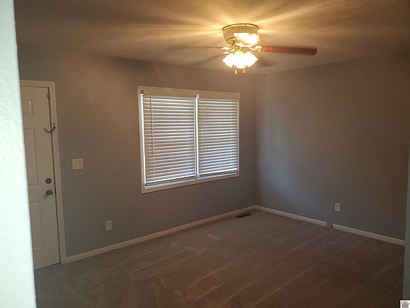 3rd image of 1601 Stately Vision Ln