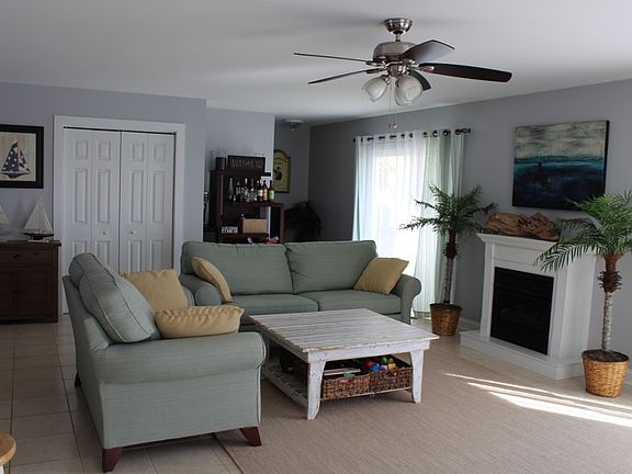 3rd image of 208 Beaufort Ave