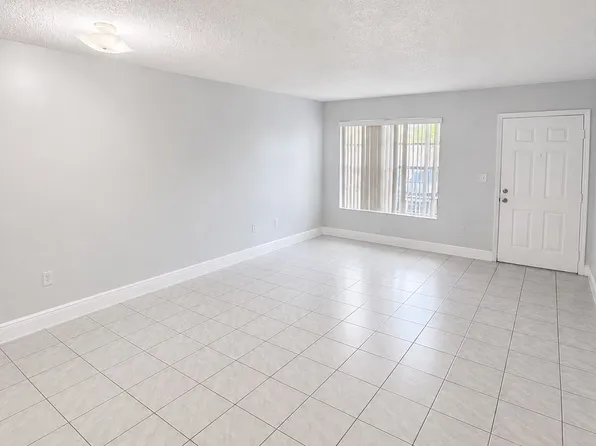 271 NW 177th St APT 106, Miami Gardens, FL 33169