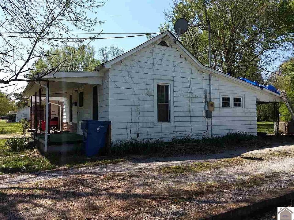 2nd image of 602 Maple St