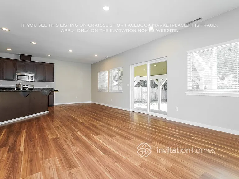 19426 90th Avenue Ct E — Photo 5