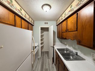 202 E Main St #925-B, Hahira, GA 31632