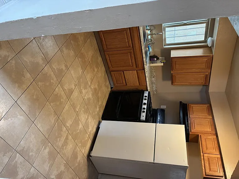 121 General Arnold St NE — Photo 4