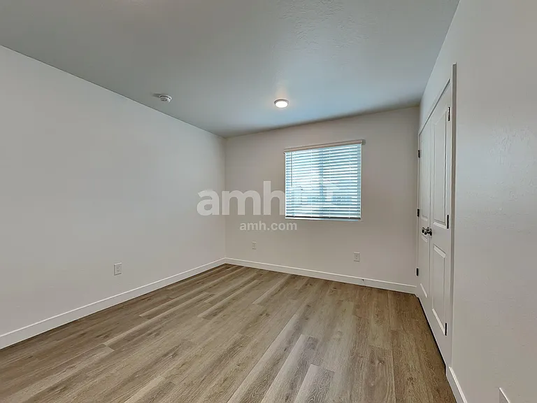9717 W Tamarisk Ave — Photo 17