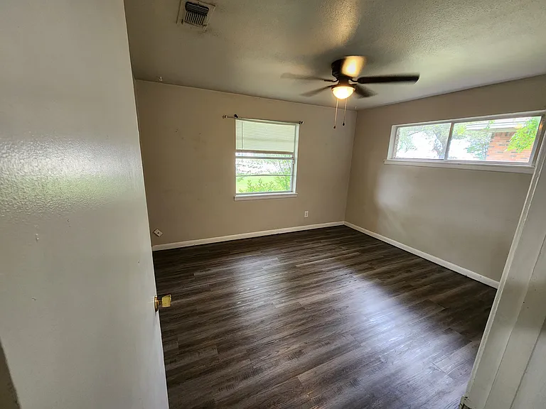 1708 Posey Ln — Photo 8