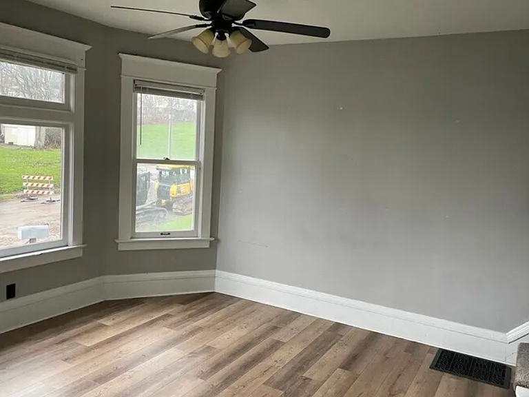 603 Leclaire St — Photo 8