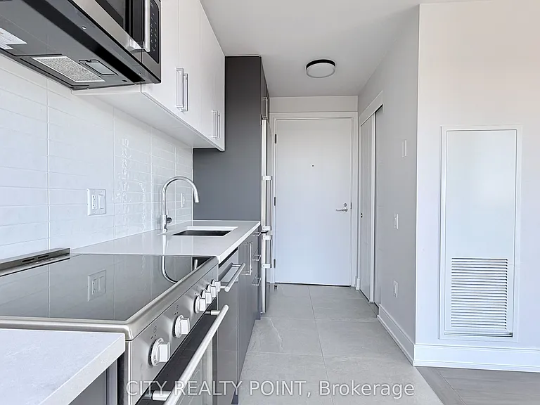 2525 Bathurst St #1010 — Photo 11