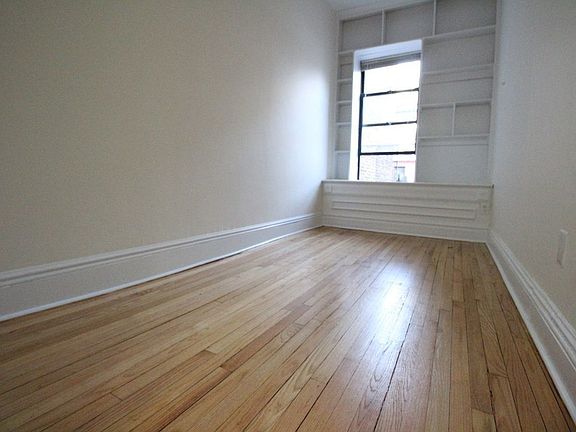 3rd image of 113 W 70th St #5P