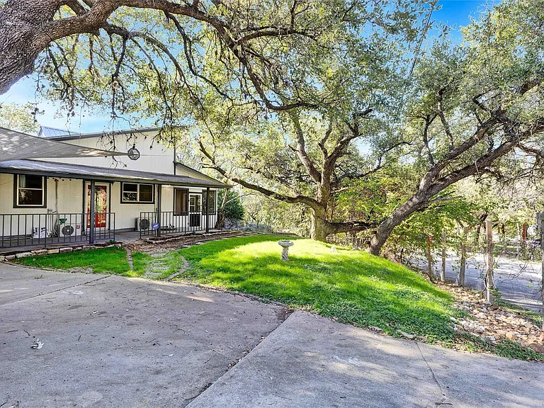 16213 Monks Mountain Dr — Photo 35