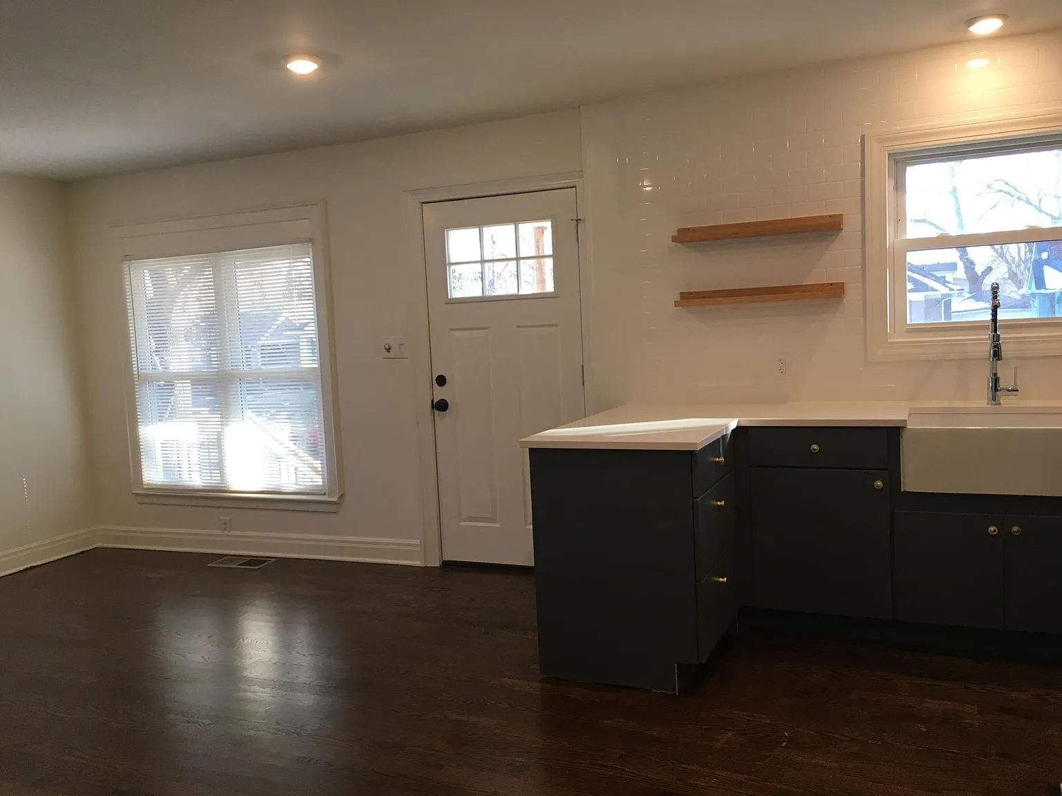 5924 Cherry St — Photo 2