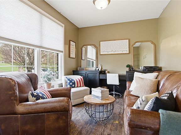 3rd image of 2094 Laurel Ridge Dr