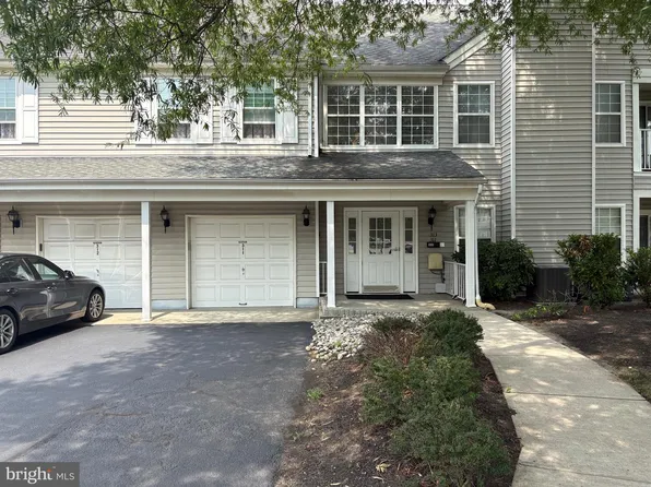 313 American Eagle Ct, Lawrence Township, NJ 08648