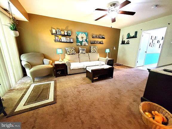 4th image of 1155 York Rd APT J13
