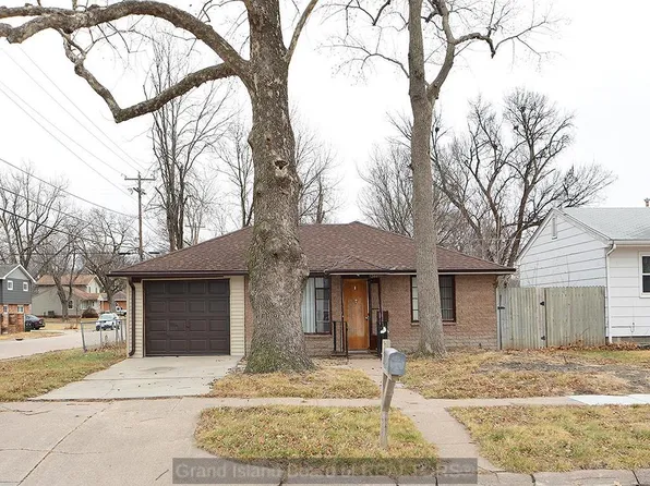 1244 Webster Ave, Hastings, NE 68901