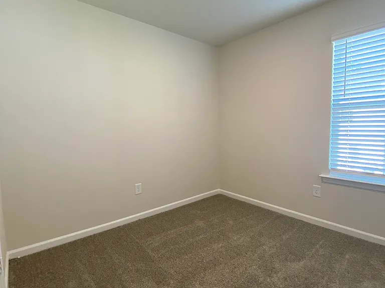 105 Lowland Dr — Photo 15