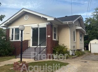 461 Dulaney Ave, Wood River, IL 62095
