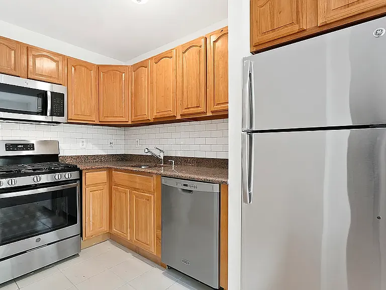 36 Saint Felix St #1R — Photo 1