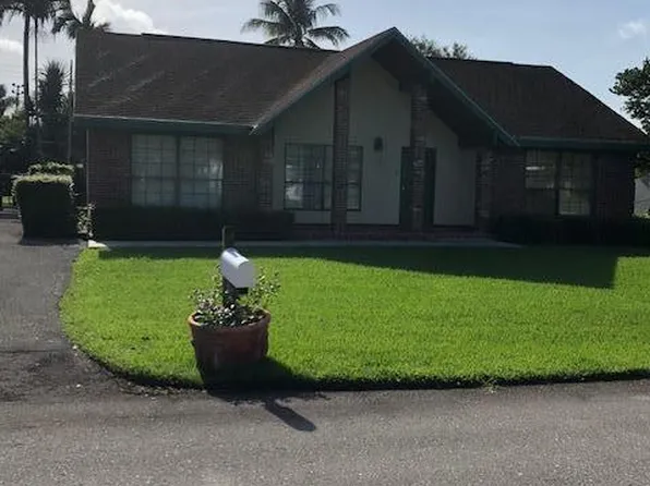 813 NE 2nd St, Belle Glade, FL 33430