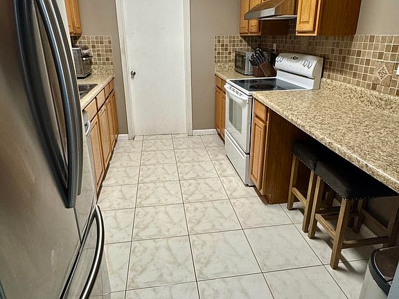 3rd image of 4300 GRANT Street