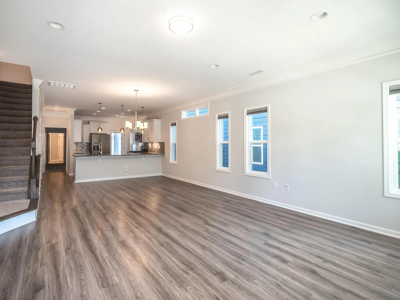 3 bed, 3.5 bath, 2087 sqft, $2,600 — Photo 4