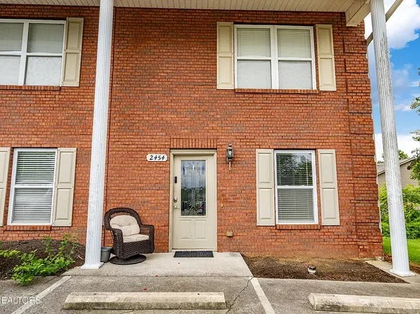 2454 Hallerins Ct, Maryville, TN 37801