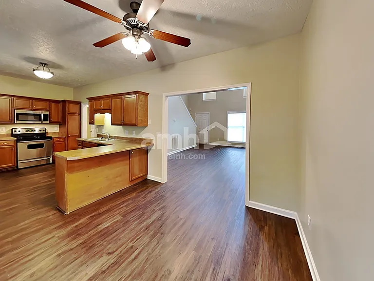2495 Oak Hill Dr — Photo 3