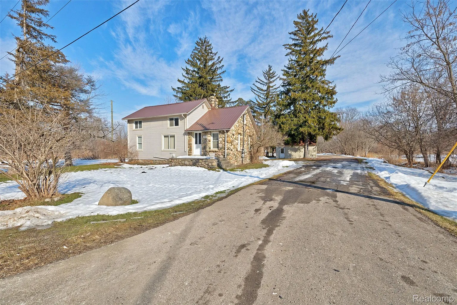 1717 S Sashabaw Rd photo 1