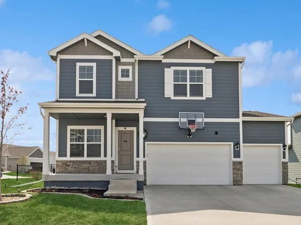 1116 NE Cypress Cir, Grimes, IA 50111