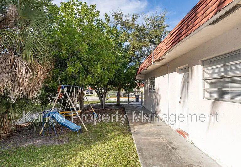 7750 SW 10th Ct #B — Photo 31